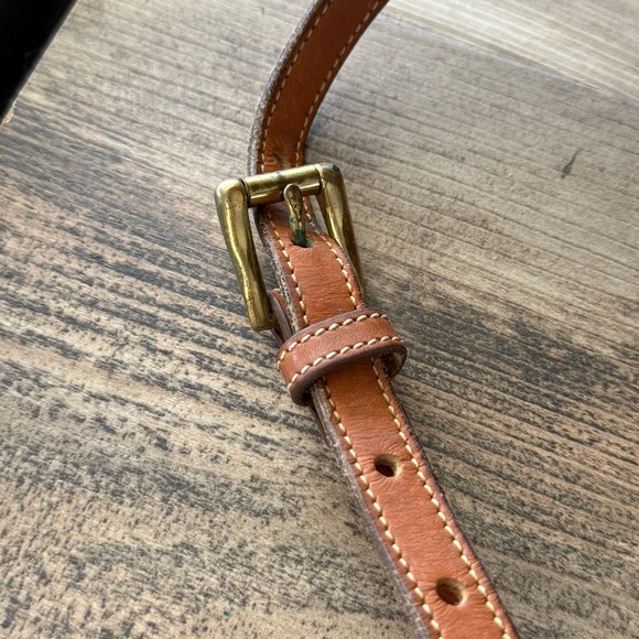 Vintage Dooney & Bourke All Weather Leather Crossbody Saddle Bag - Picture 8 of 9